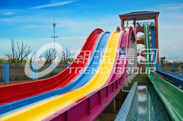 ガラス繊維のWaterslide大人のウォーター・スポーツの休日水リゾートのための/カスタマイズされる