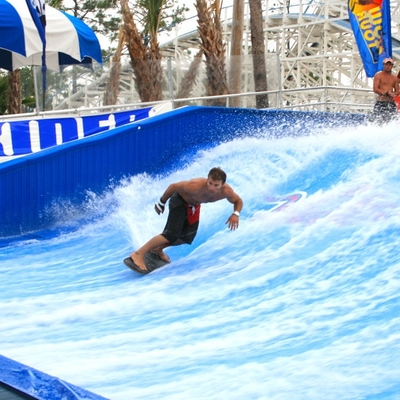 Flowrider水乗車を楽しむこと、サーフの魅力的な波のスキッド板/水公園の娯楽