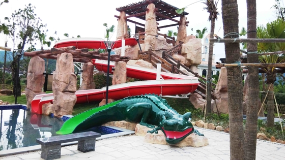 白い色の水公園のスライド、家族の演劇の水公園のための屋内ガラス繊維水スライド6mの高さ
