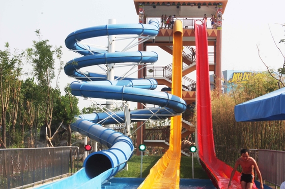 多彩な水公園装置、電流を通された炭素鋼フレームが付いている注文水スライド