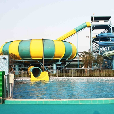 家族のゲームのガラス繊維水スライド19mの高さのWaterparkのスーパー ボール、水公園のための32*53mの床面積