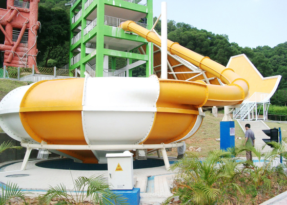 電流を通された炭素鋼フレームが付いている子供によって着色される商業水スライド