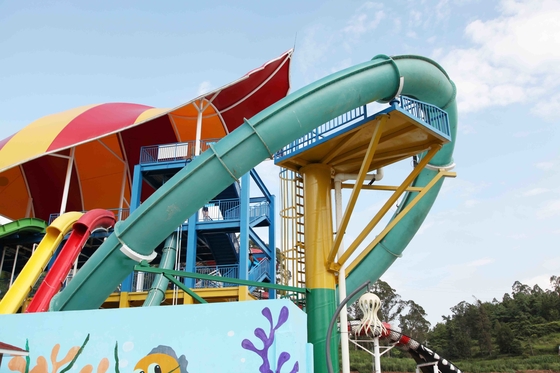 水公園水スライドのゲーム、水のループ本体のガラス繊維はプールのために滑ります