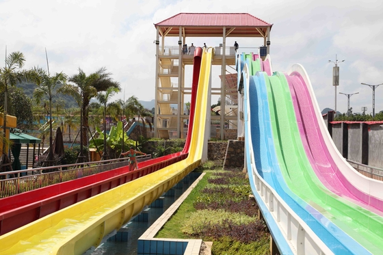 虹家族水ゲームのための Waterpark の注文水スライド