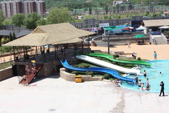 電流を通された鋼鉄サポートが付いているカスタマイズされた子供水スライドの遊園地のゲーム