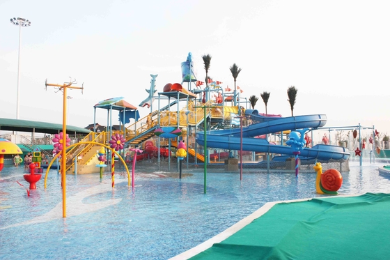 夏の子供のための屋外の水公園のゲームのガラス繊維水公園の魅力