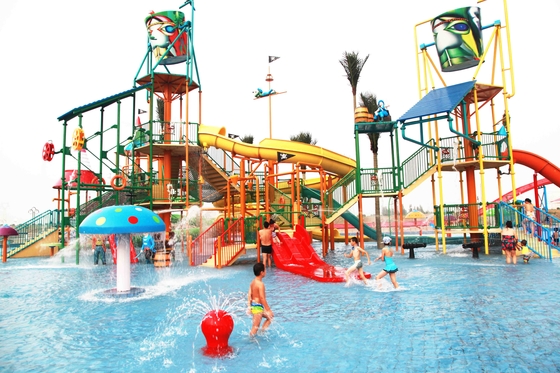 Waterpark のスライドおよびおかしい水バケツが付いている耐久の水の運動場