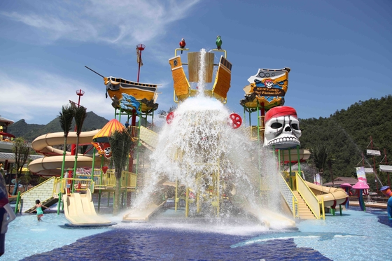 異なった様式のwaterslide/ガラス繊維水スライドが付いているgianticウォーターハウスの刺激的な家族水公園