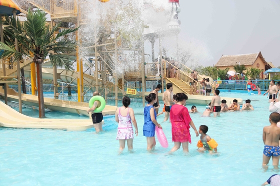 カスタマイズされた子供の水公園のガラス繊維水スライドは水公園のために心に抱きます