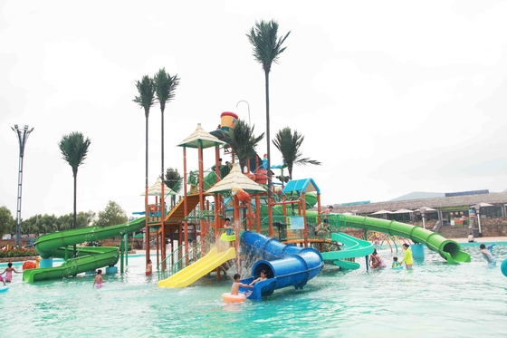 カスタマイズされた子供の水公園、ガラス繊維水スライドは400人以上のゲストを心に抱きます