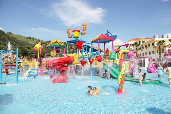 水ポンプを搭載する水公園の中のガラス繊維の子供の水家の運動場