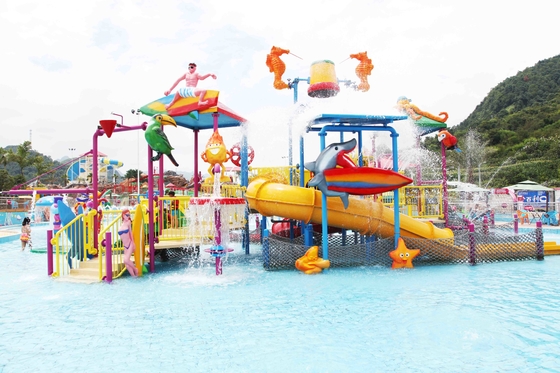 水公園のための屋外の商業安全なガラス繊維の子供の水運動場水家