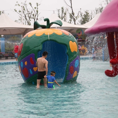 子供/子供のための多彩なコイのスプレー公園のガラス繊維装置は運動場に水をまきます
