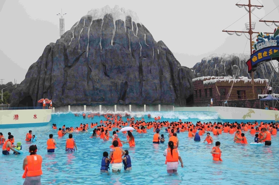 水公園の波のプール装置、水公園の家族の楽しみのためのWaterparkの波機械