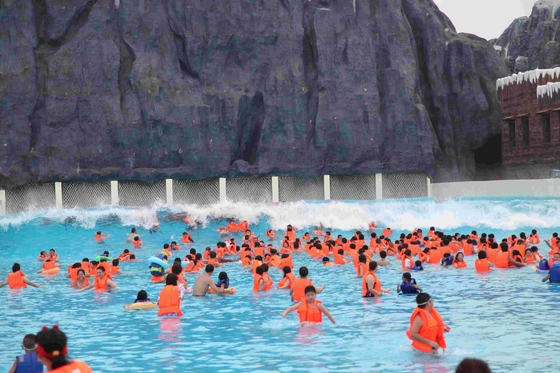 家族の催し物のための屋外のガラス繊維水公園の波のプールの波機械
