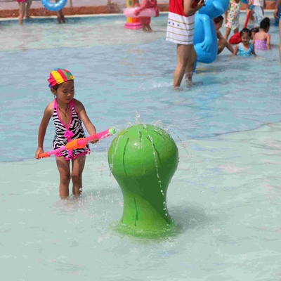 プールの子供/子供の楽しみのためのカスタマイズされたコイのカートンのスプレー公園装置