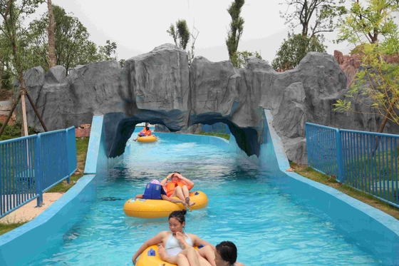 穏かな波機械が付いている大きい水公園の水の演劇の不精な川