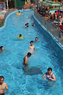 家族のための巨大で不精なプール商業水公園装置
