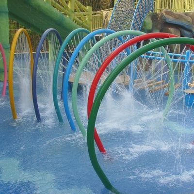 カスタマイズされたスプレーの水の演劇水ゲーム、ガラス繊維水公園装置