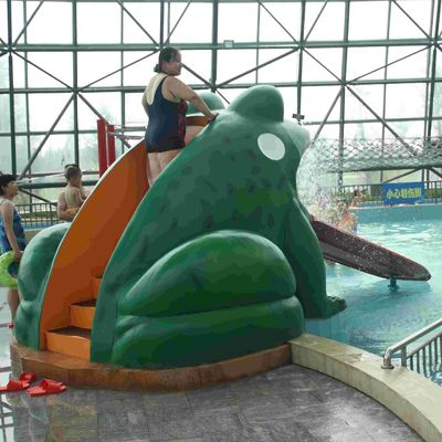 カエルによって形づけられる水プールは、水公園のための水公園のガラス繊維のスライド水演劇のゲーム滑ります