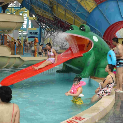 カエルによって形づけられる水プールは、水公園のための水公園のガラス繊維のスライド水演劇のゲーム滑ります