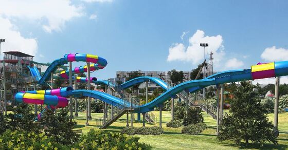 フライングドラゴン FRPウォータースライダー、プラットフォーム高さ13m、定員360名/時、溶融亜鉛めっき鋼構造