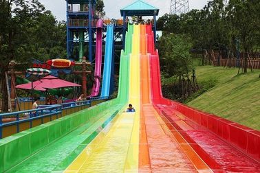 ゲームを競争させている大人のための水公園の構造のガラス繊維水公園の乗車